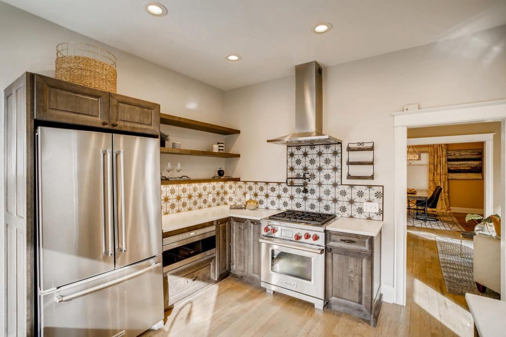 1325-S-York-St-Denver-CO-80210-large-011-010-Kitchen-1500x1000-72dpi-1024x682
