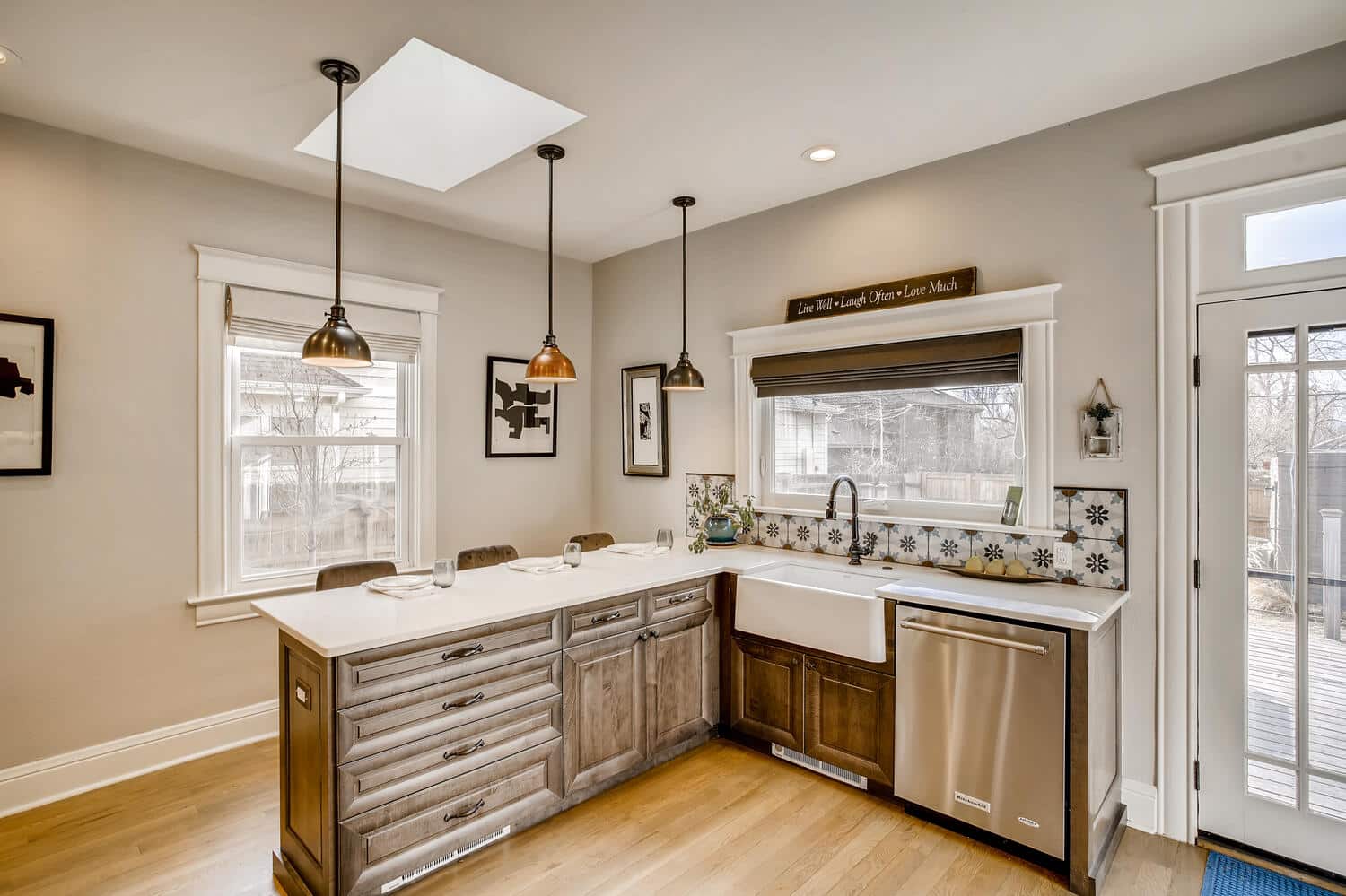 1325-S-York-St-Denver-CO-80210-large-012-011-Kitchen-1500x1000-72dpi