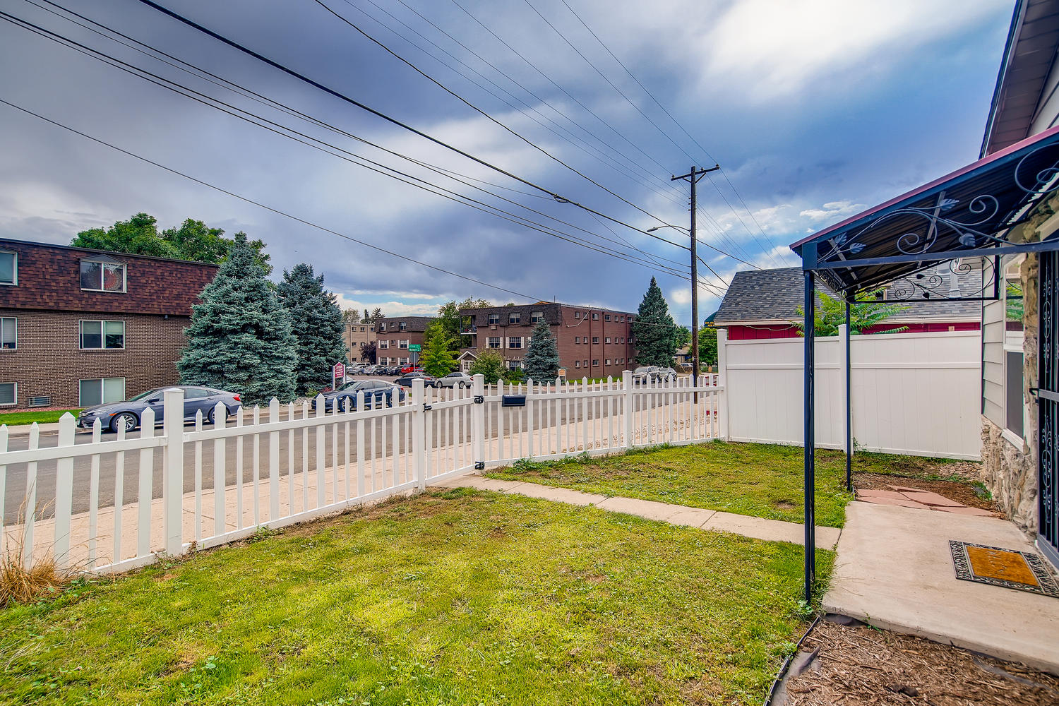 3296-S-Washington-Englewood-CO-large-028-026-Detail-1500x1000-72dpi