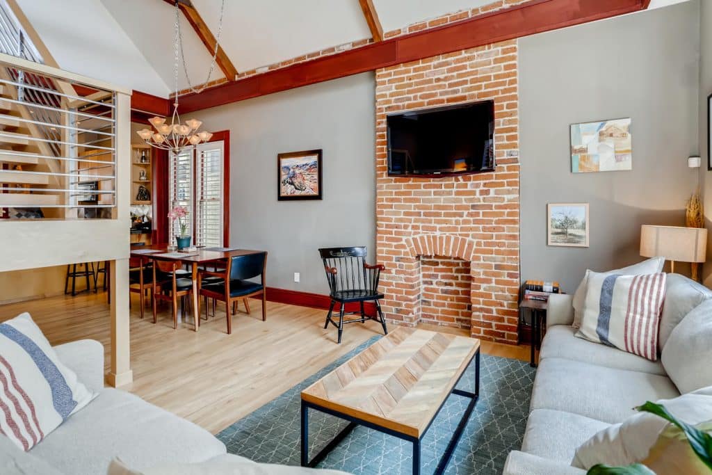 584-S-Pennsylvania-St-Denver-large-005-003-Living-Room-1500x1000-72dpi-1024x683