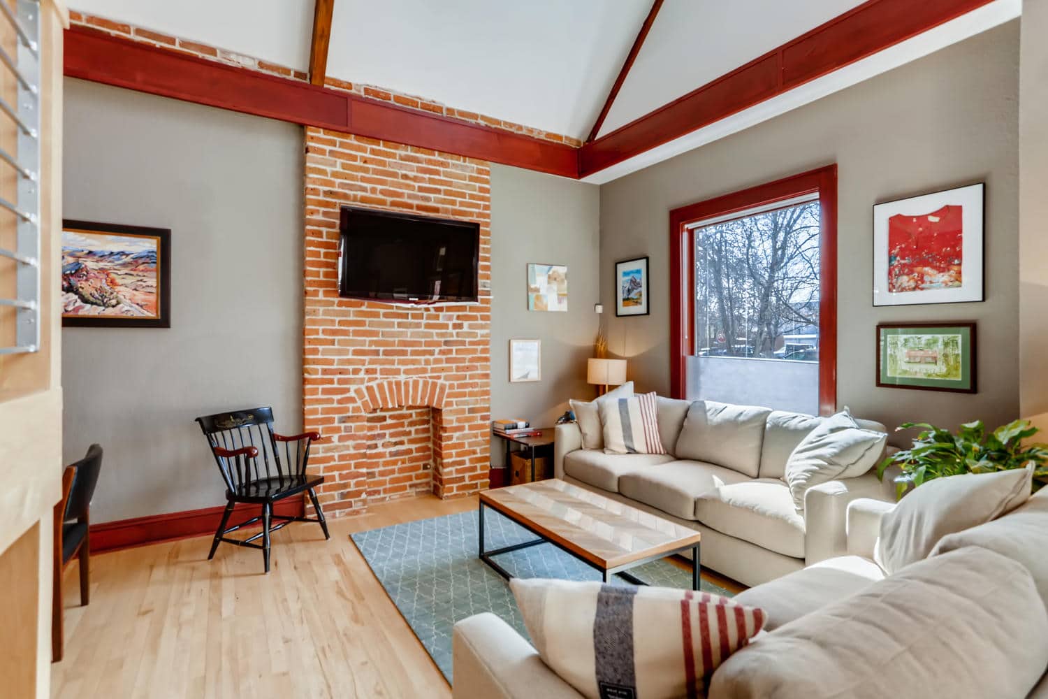 584-S-Pennsylvania-St-Denver-large-009-010-Living-Room-1500x1000-72dpi