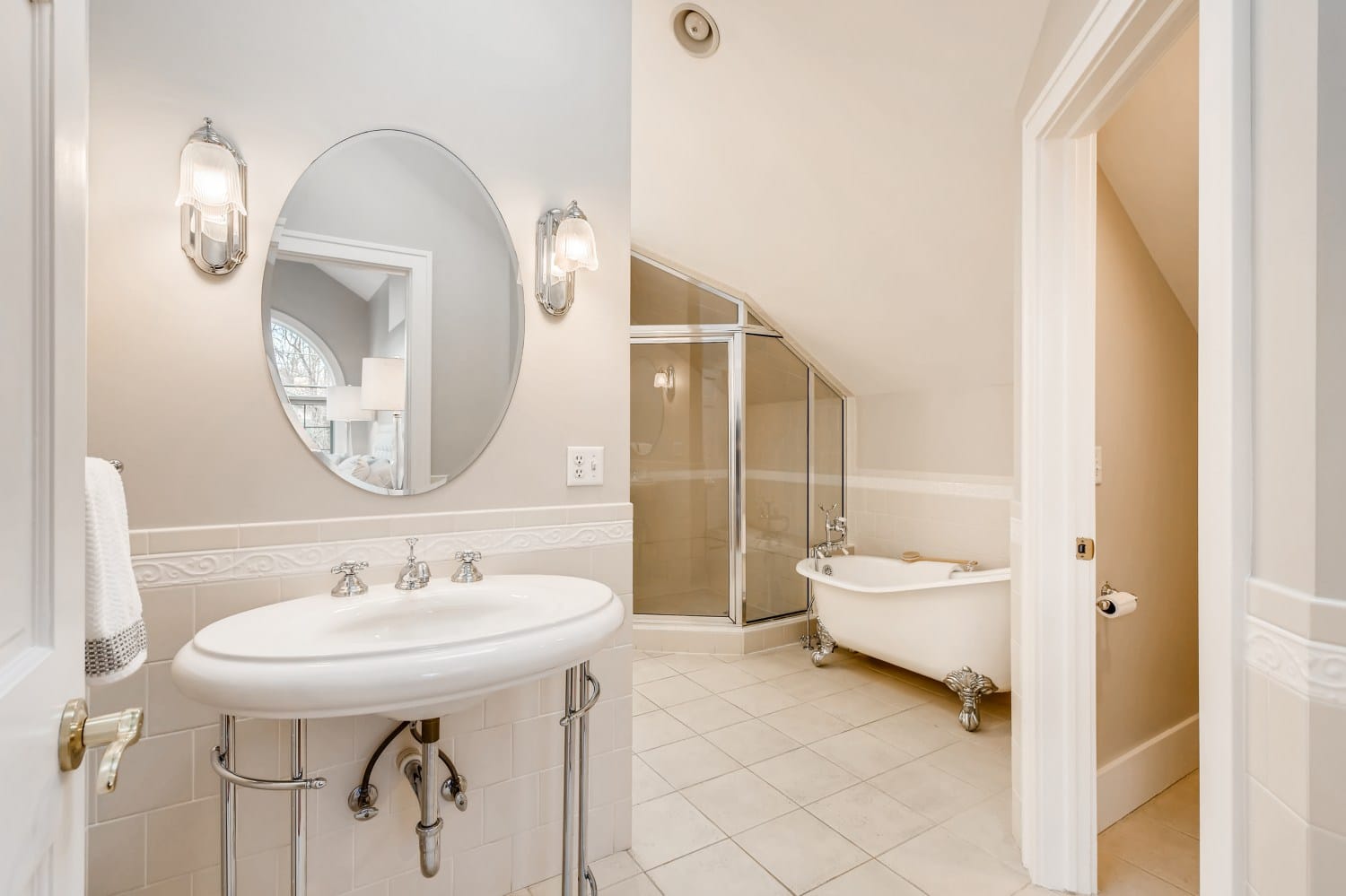 834-S-Gaylord-Denver-CO-Web-Quality-019-22-2nd-Floor-Primary-Bathroom