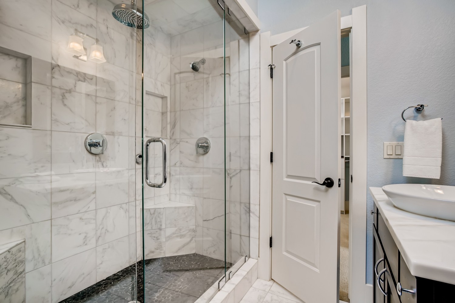 885-S-Vine-St-Denver-CO-Web-Quality-019-26-2nd-Floor-Primary-Bathroom