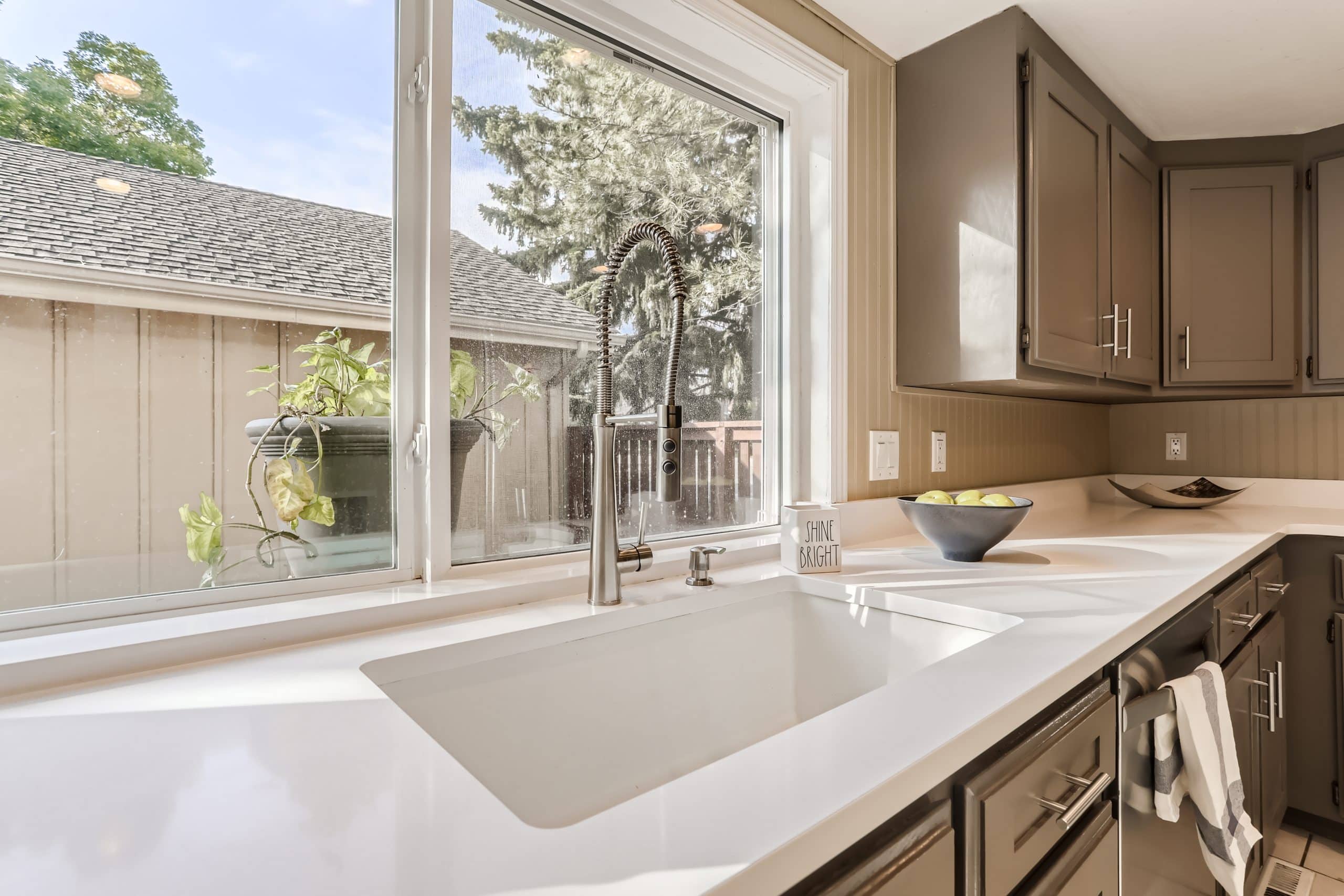 19 Kitchen Detail