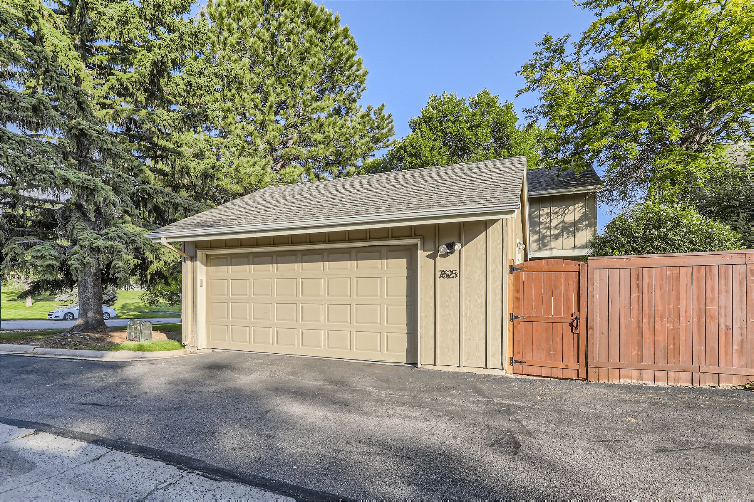 7625 S Rosemary Circle - Web Quality - 027 - 46 Garr