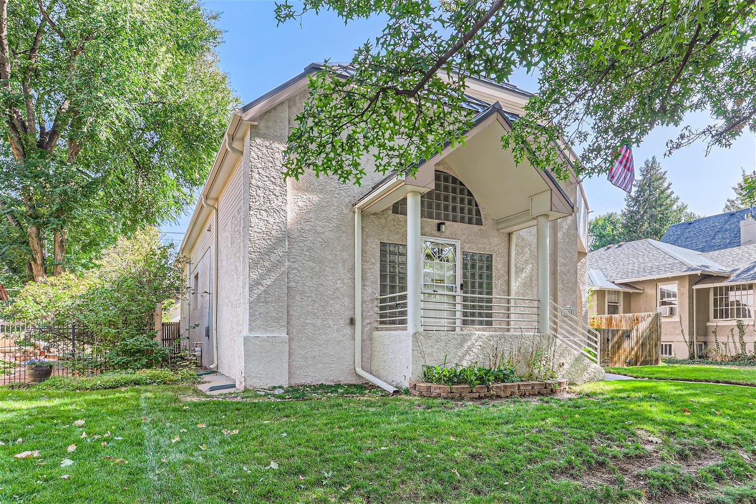 1158 S Vine St - Web Quality - 001 - 04 Exterior Front