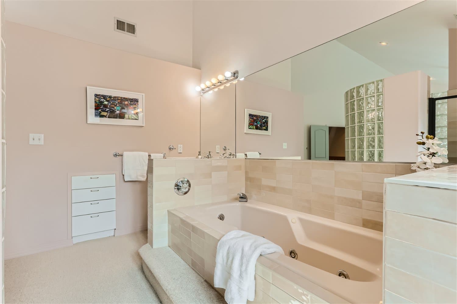 1158 S Vine St - Web Quality - 016 - 31 2nd Floor Primary Bathroom