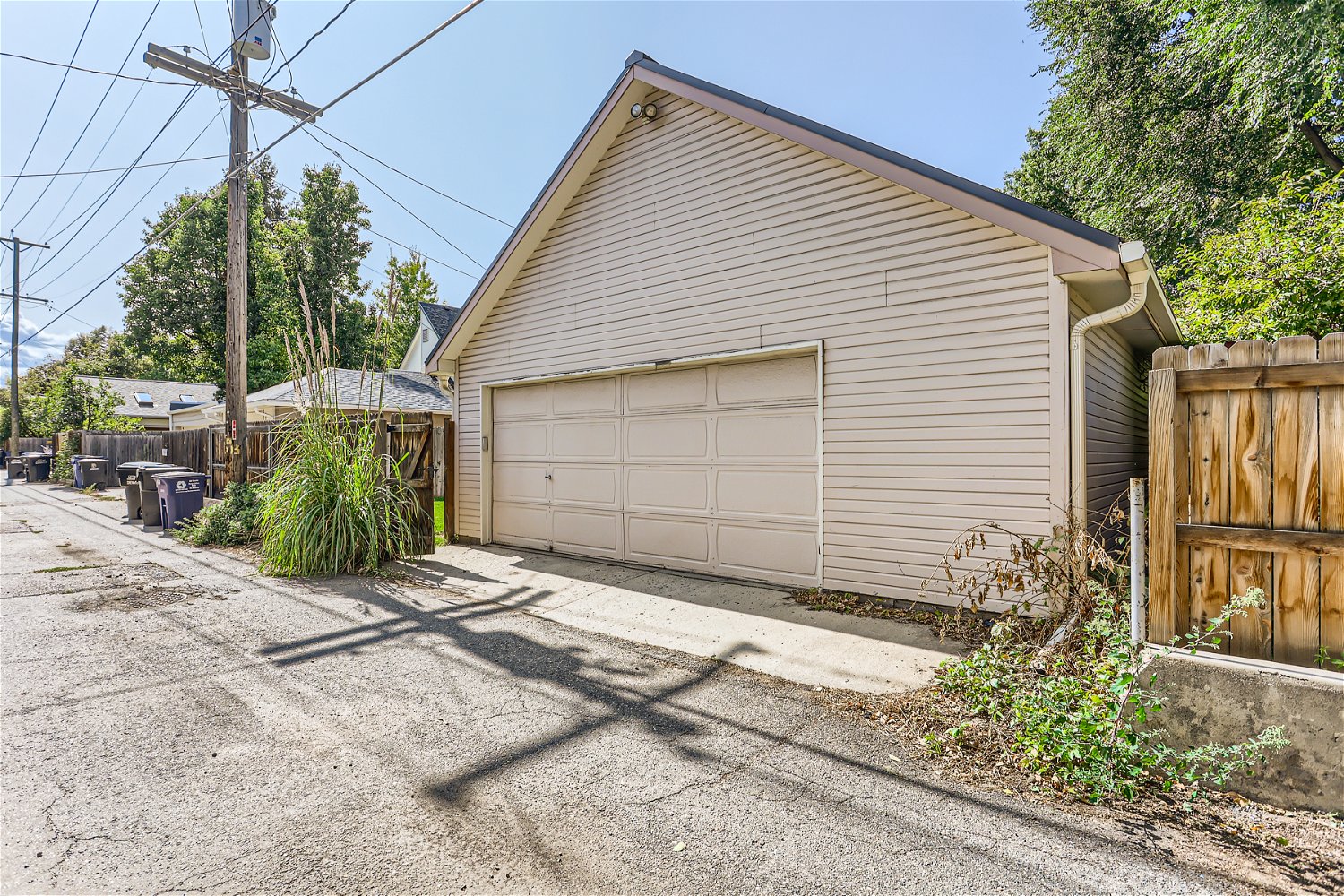 1158 S Vine St - Web Quality - 027 - 51 Garage Exterior