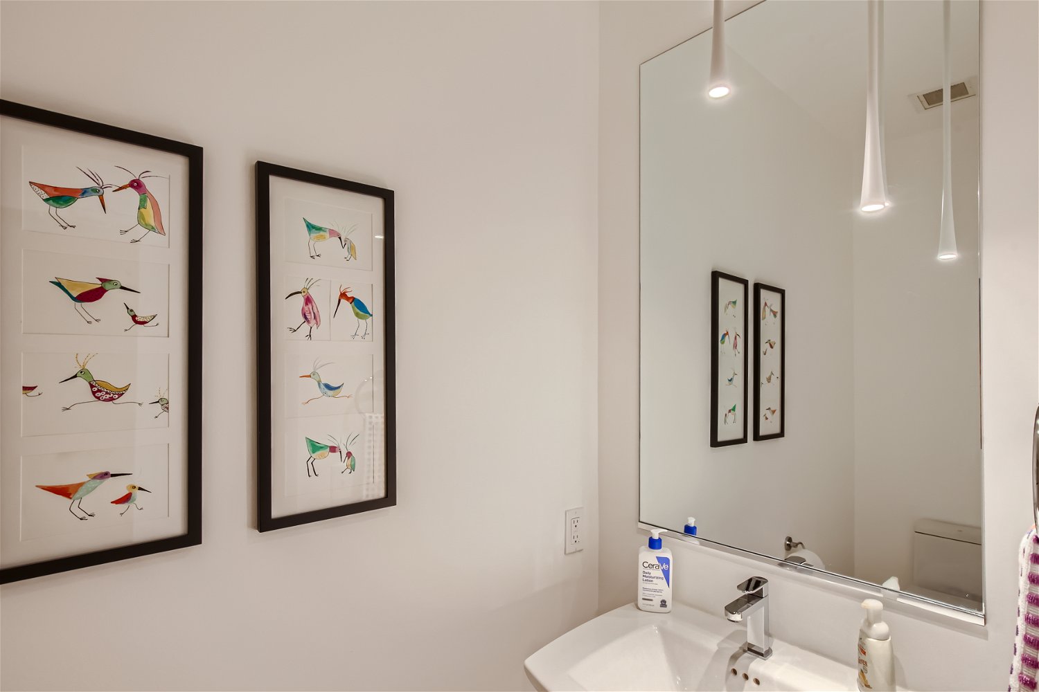 275 S Garfield St - Web Quality - 019 - 22 Powder Room