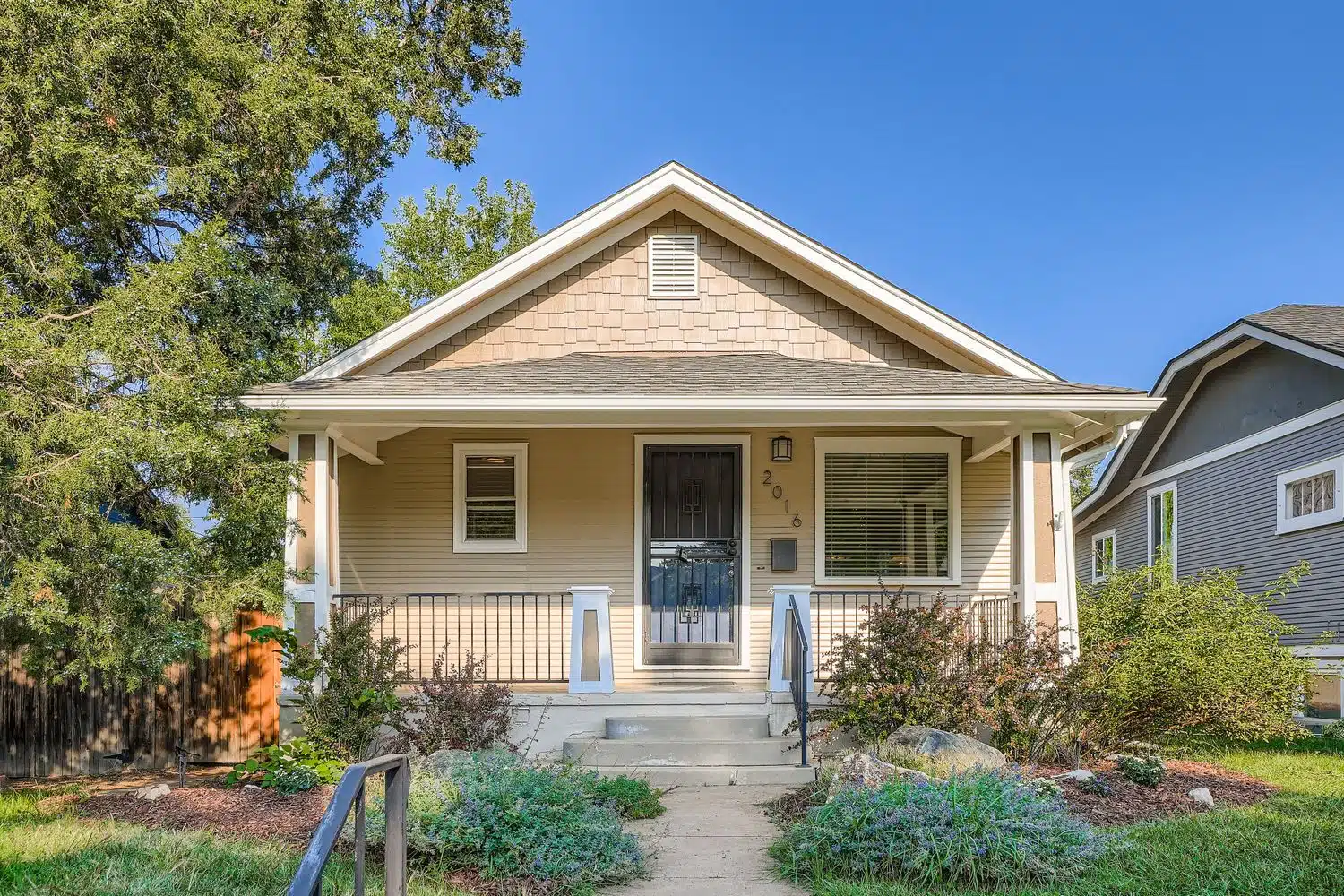 2016 S Franklin St - Web Quality - 002 - 02 Exterior Front