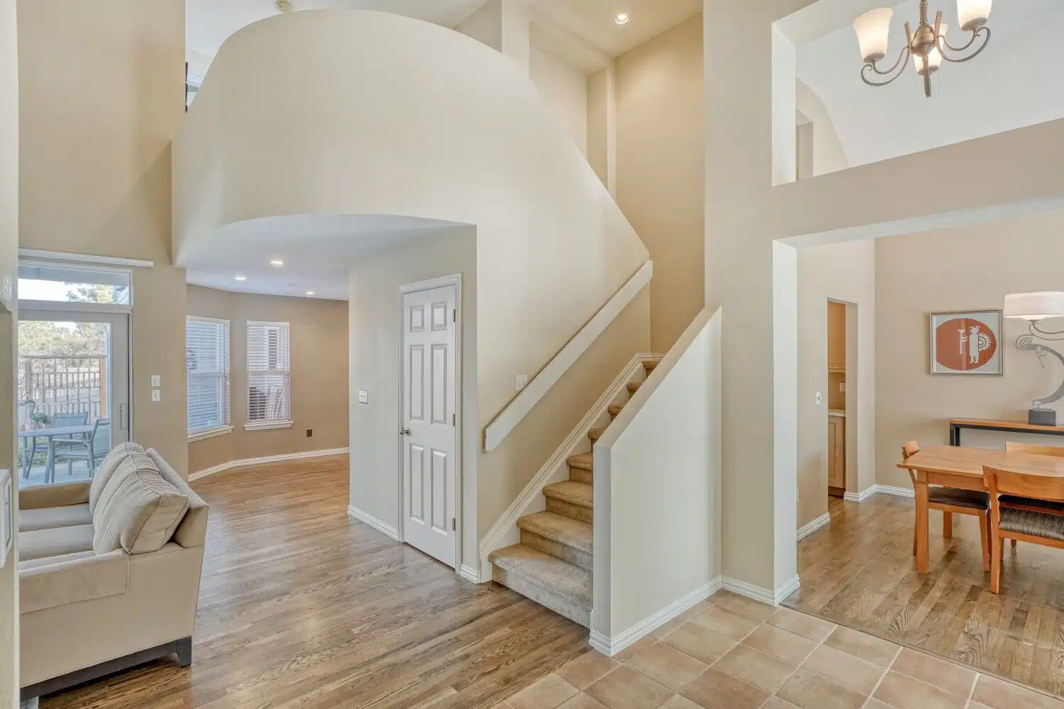 1011 S Valentia St 132 - Web Quality - 004 - 04 Foyer