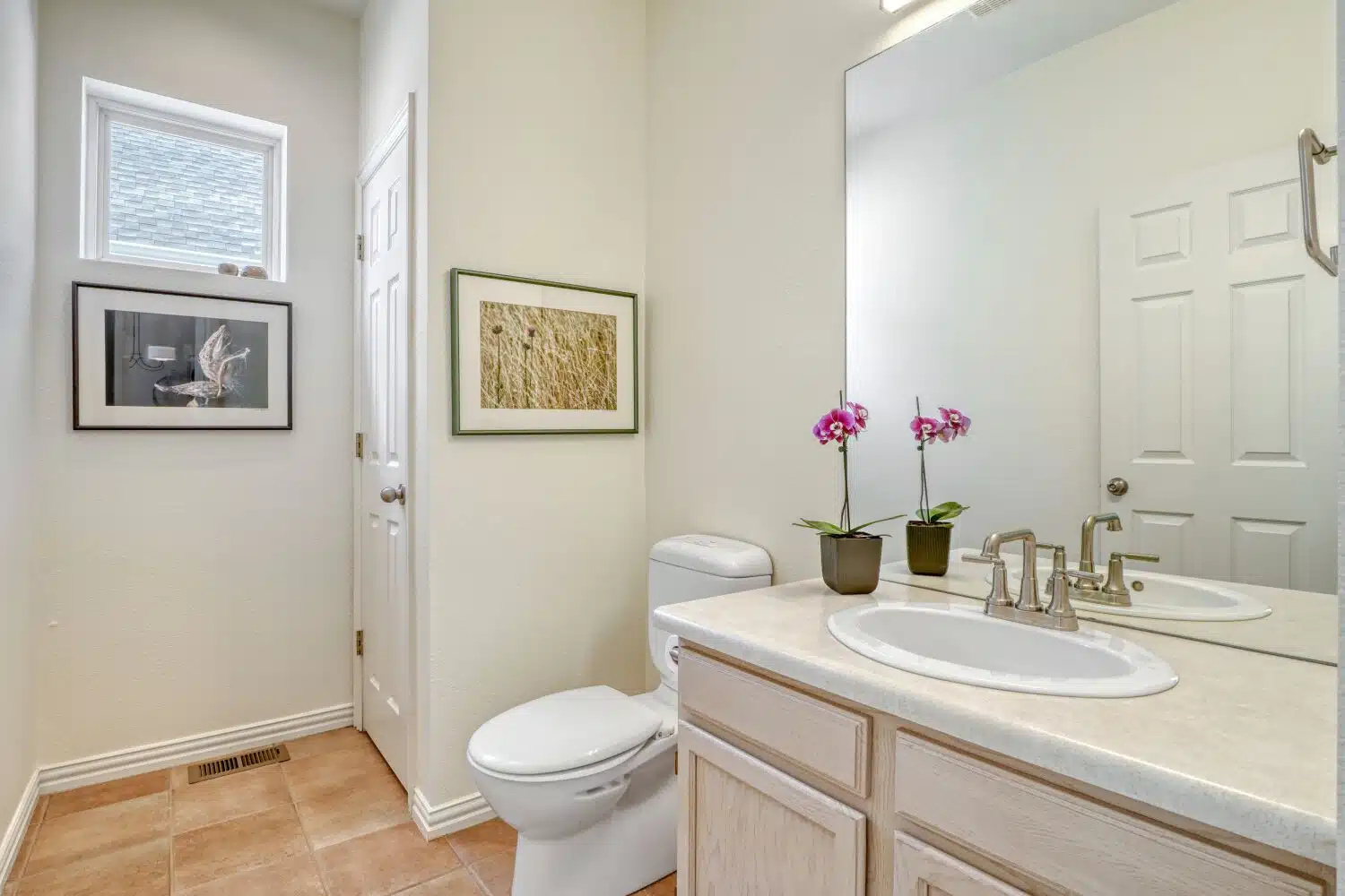 1011 S Valentia St 132 - Web Quality - 025 - 25 Bathroom