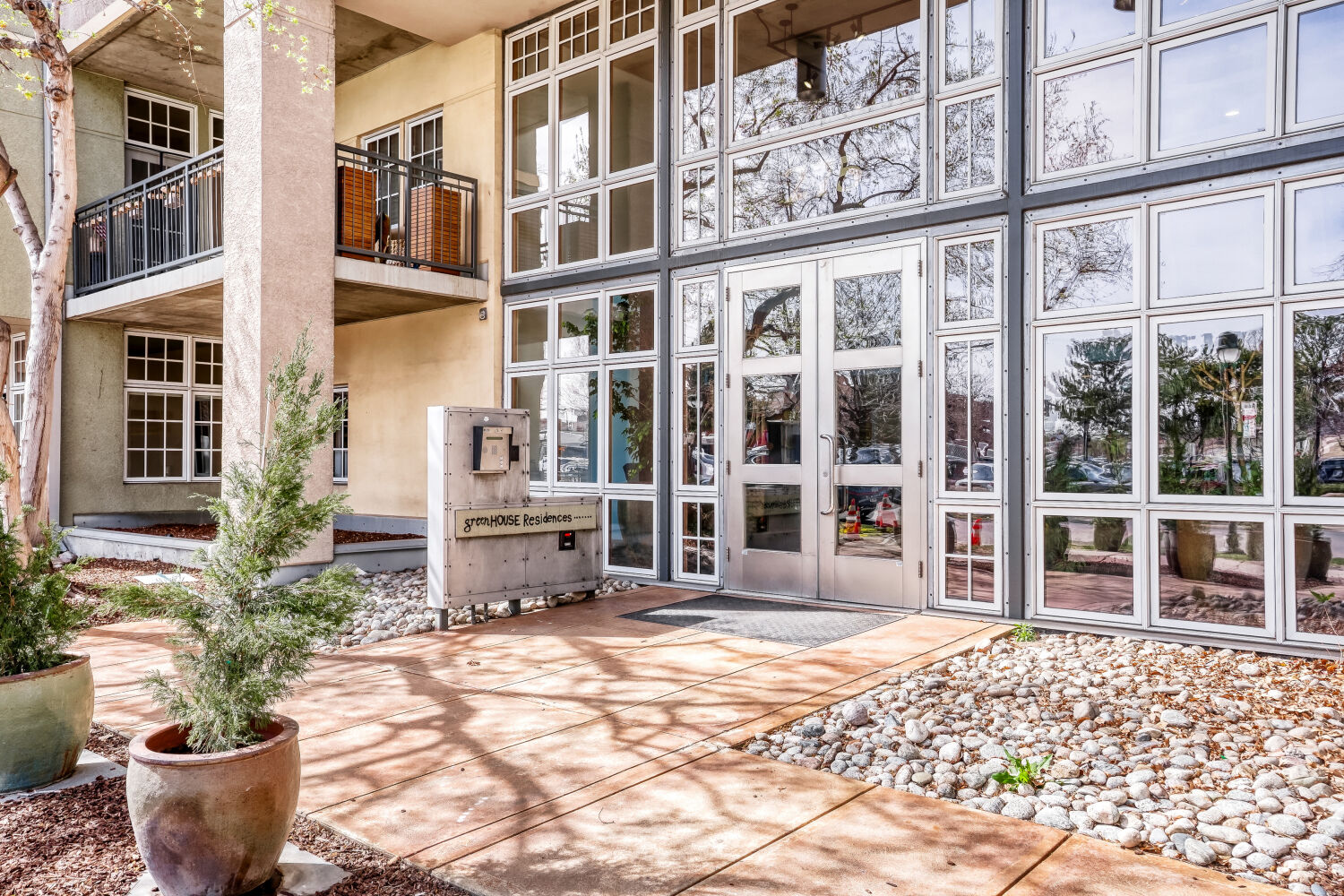 275 S Harrison St #208 - Web Quality - 001 - 01 Exterior Front