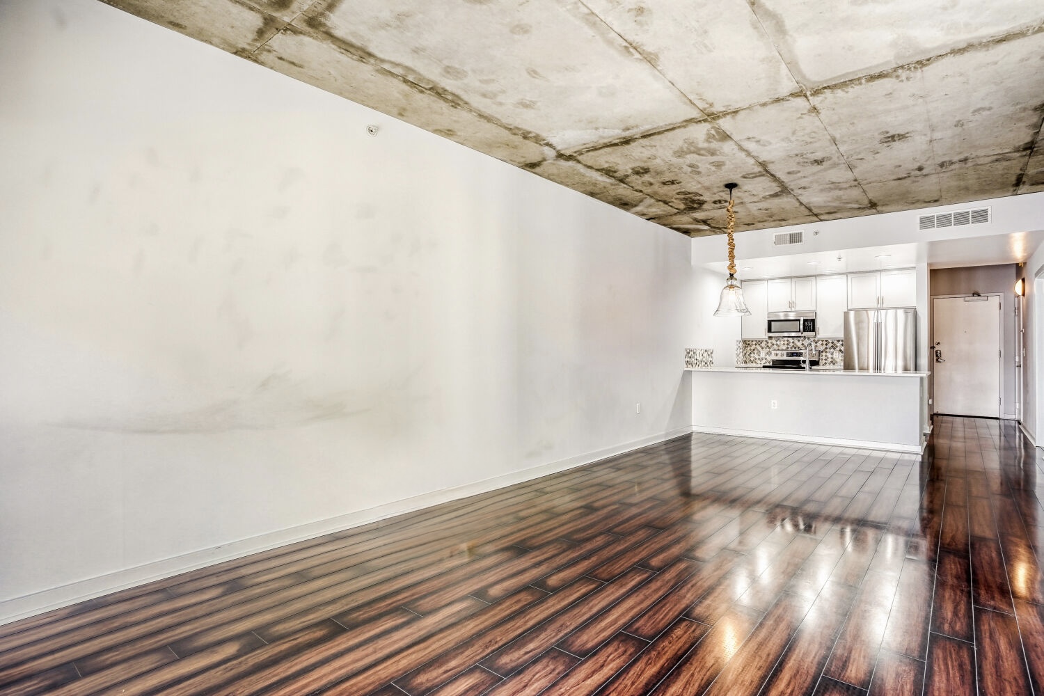 275 S Harrison St #208 - Web Quality - 007 - 07 Living Room