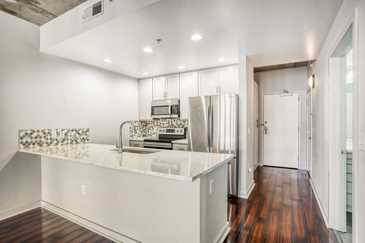 275 S Harrison St #208 - Web Quality - 013 - 13 Kitchen