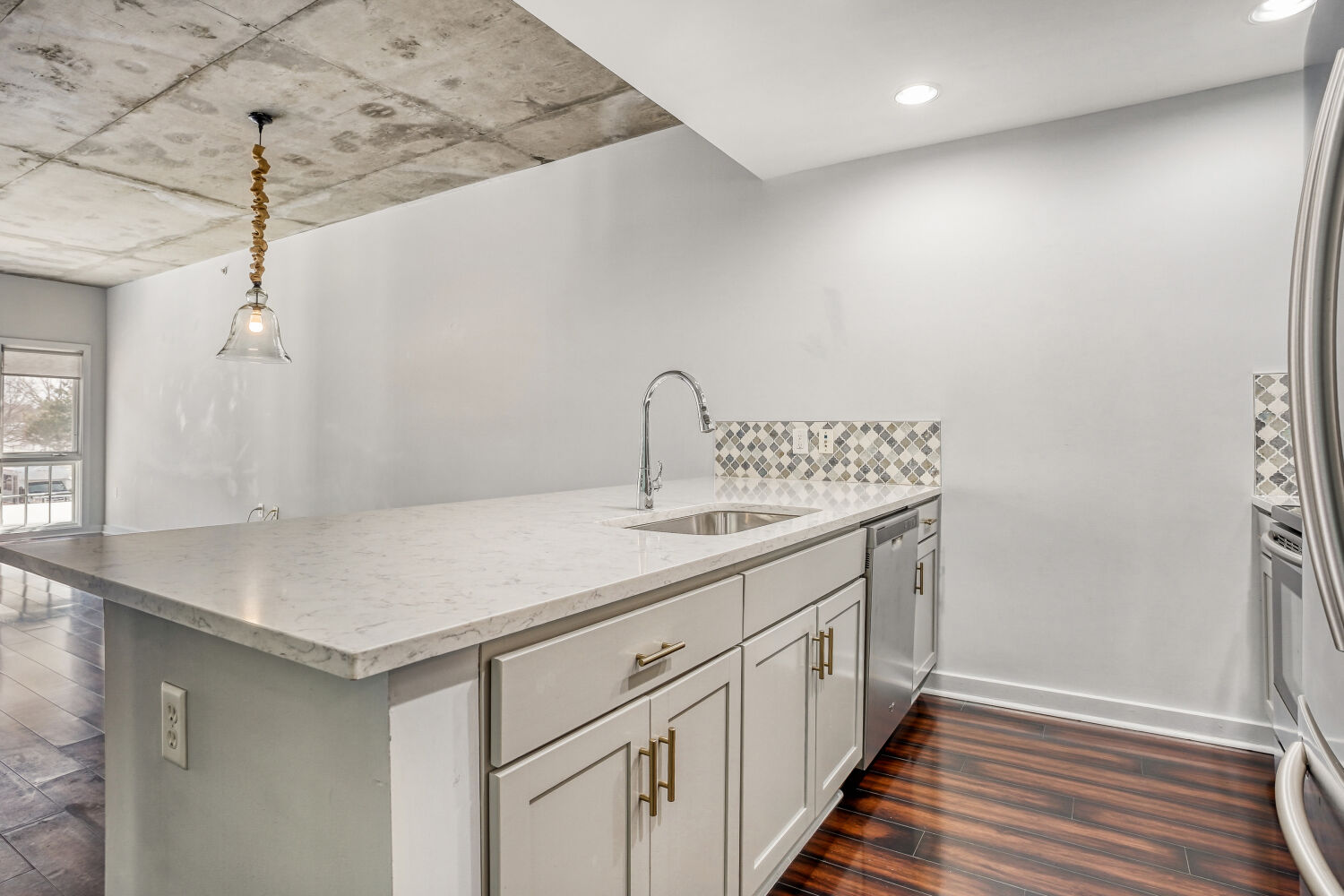 275 S Harrison St #208 - Web Quality - 015 - 15 Kitchen