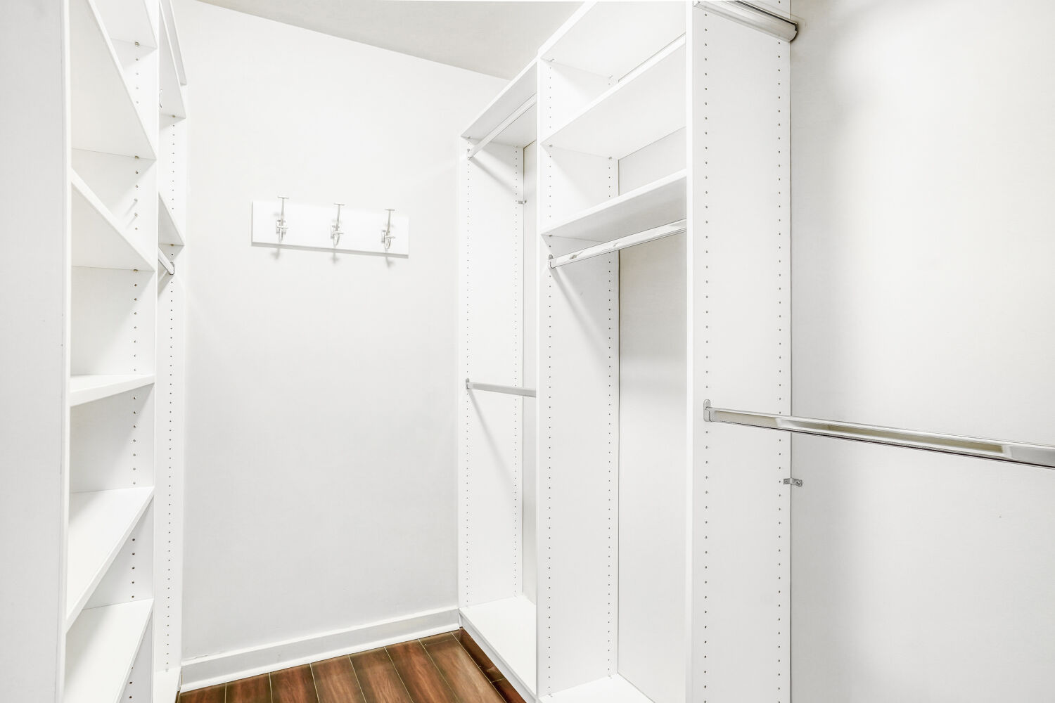 275 S Harrison St #208 - Web Quality - 019 - 19 Primary Bedroom