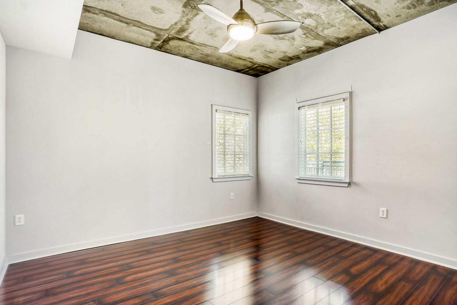 275 S Harrison St #208 - Web Quality - 020 - 20 Primary Bedroom