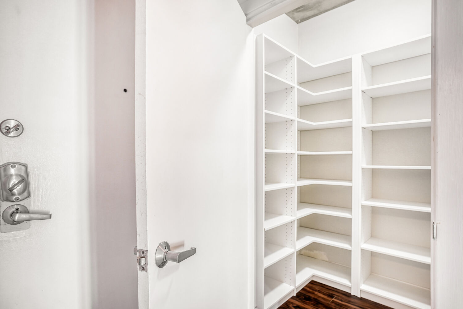 275 S Harrison St #208 - Web Quality - 024 - 24 Laundry Room